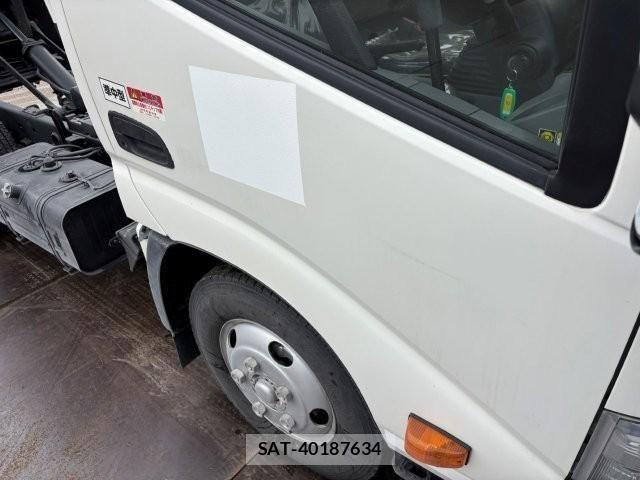 Hino DUTRO 2019-02 7357594-17