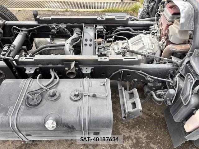 Hino DUTRO 2019-02 7357594-29