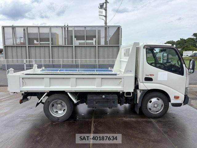 Hino DUTRO 2019-02 7357594-5
