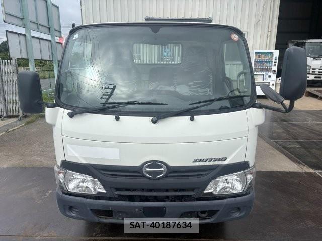 Hino DUTRO 2019-02 7357594-6