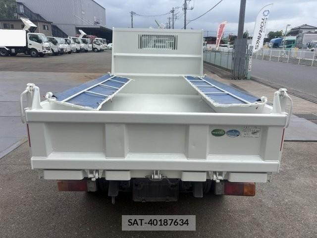 Hino DUTRO 2019-02 7357594-7
