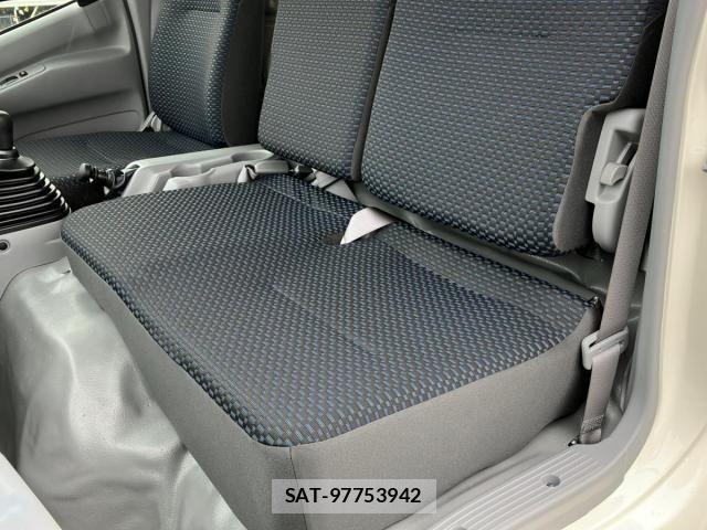 Hino DUTRO 2025-06 7357581-18