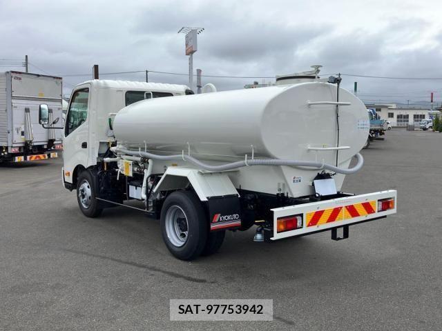 Hino DUTRO 2025-06 7357581-3