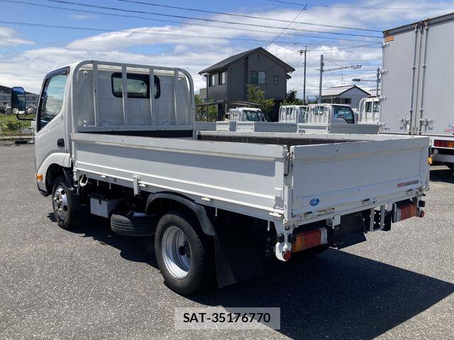 Hino DUTRO 2024-05 7357583-1