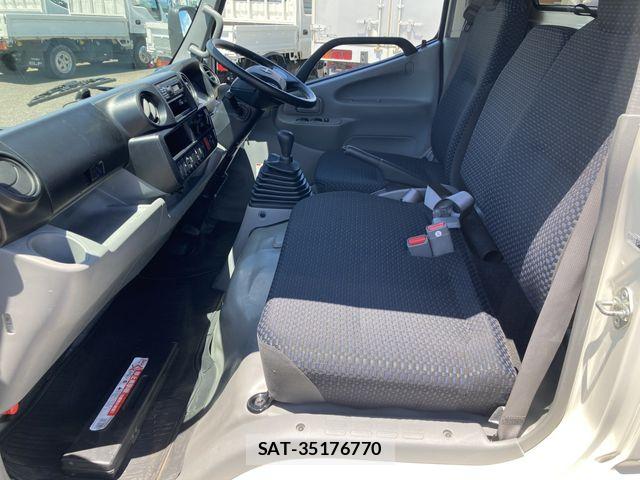 Hino DUTRO 2024-05 7357583-3
