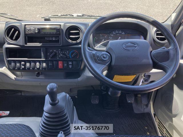 Hino DUTRO 2024-05 7357583-4