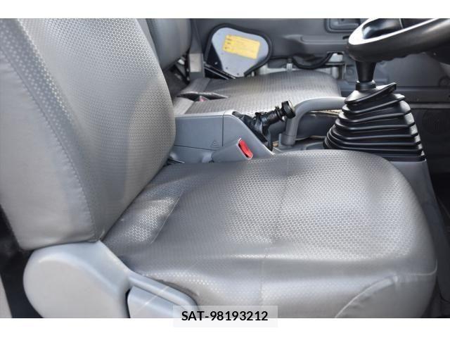 Hino DUTRO 2017-10 7357585-13