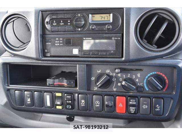 Hino DUTRO 2017-10 7357585-14