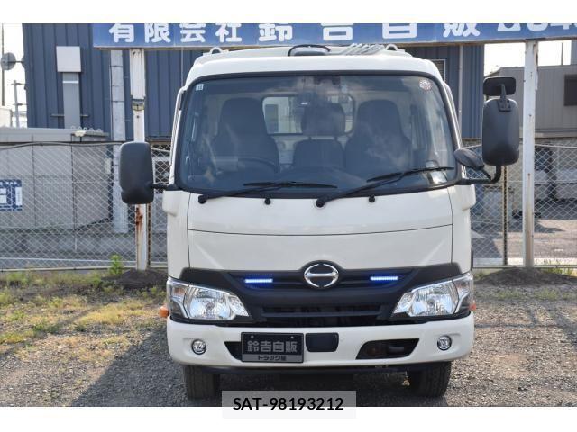 Hino DUTRO 2017-10 7357585-1