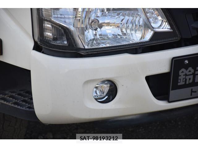 Hino DUTRO 2017-10 7357585-23