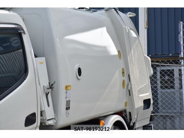 Hino DUTRO 2017-10 7357585-24