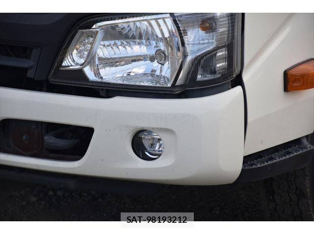 Hino DUTRO 2017-10 7357585-25