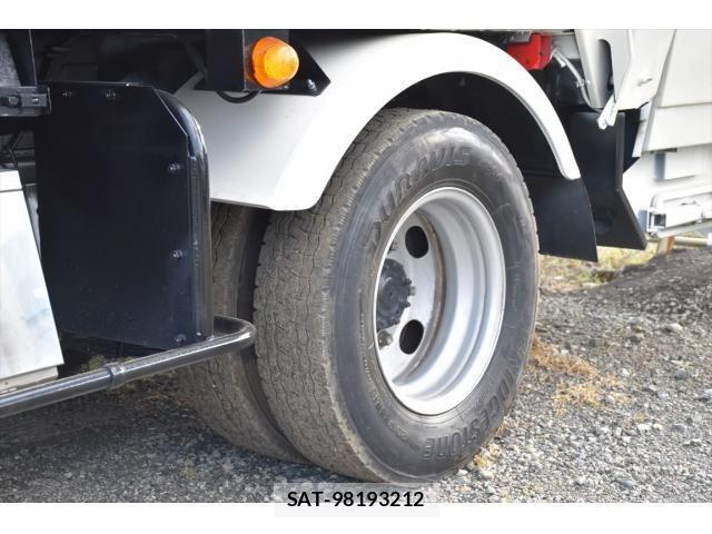 Hino DUTRO 2017-10 7357585-26