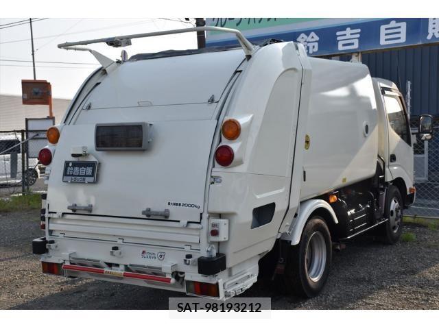 Hino DUTRO 2017-10 7357585-6