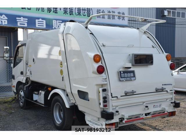 Hino DUTRO 2017-10 7357585-7
