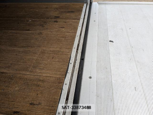 Hino DUTRO 2022-01 7357584-9