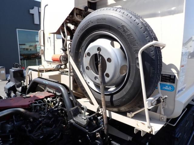 Hino DUTRO 2021-03 7383886-10