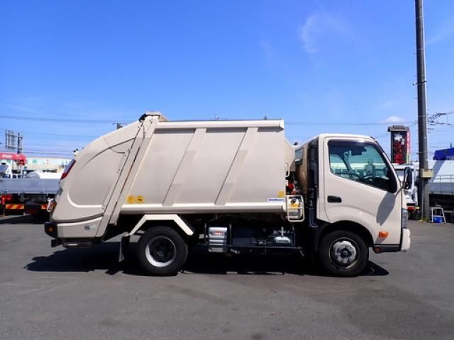 Hino DUTRO 2021-03 7383886-3