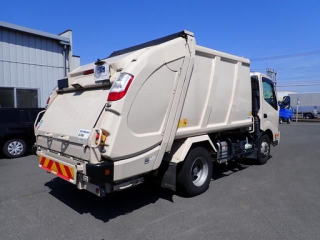Hino DUTRO 2021-03 7383886-4