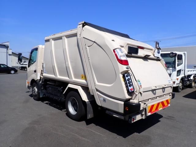 Hino DUTRO 2021-03 7383886-6