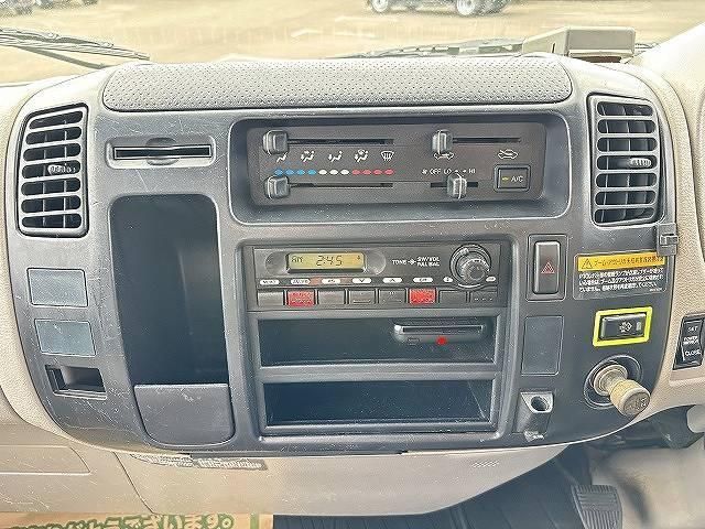 Hino DUTRO 2008-02 7383889-12