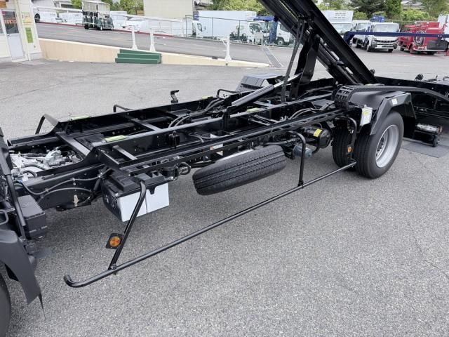 Hino DUTRO 2025-09 7383884-25