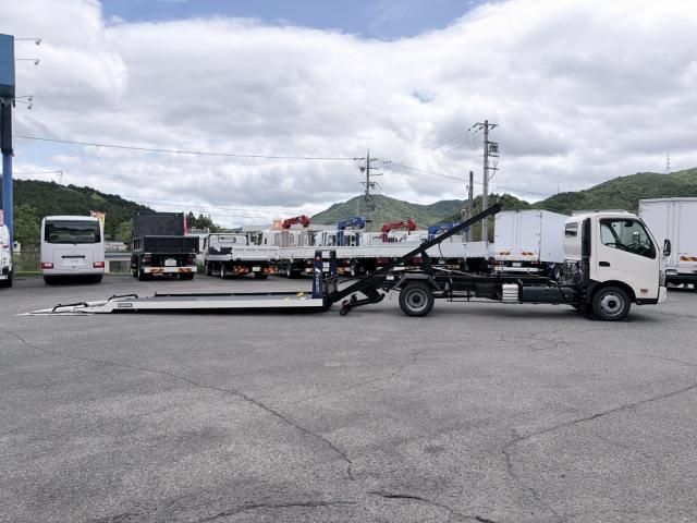 Hino DUTRO 2025-09 7383884-4