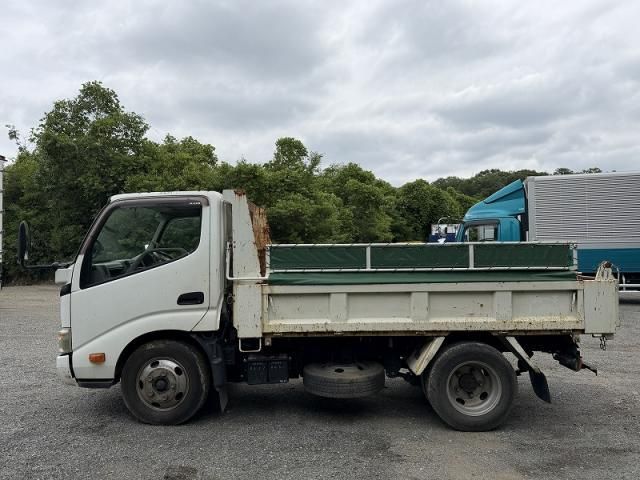 Hino DUTRO 2010-10 7383893-2