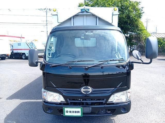 Hino DUTRO 2018-12 7383866-1