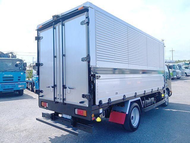 Hino DUTRO 2018-12 7383866-3