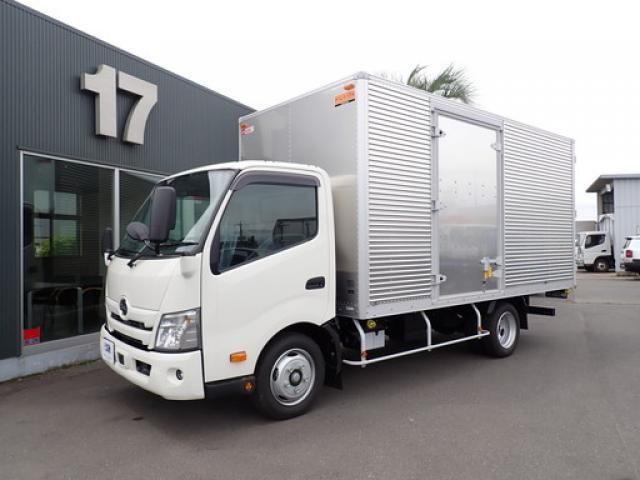Hino DUTRO 2025-09 7383888-0