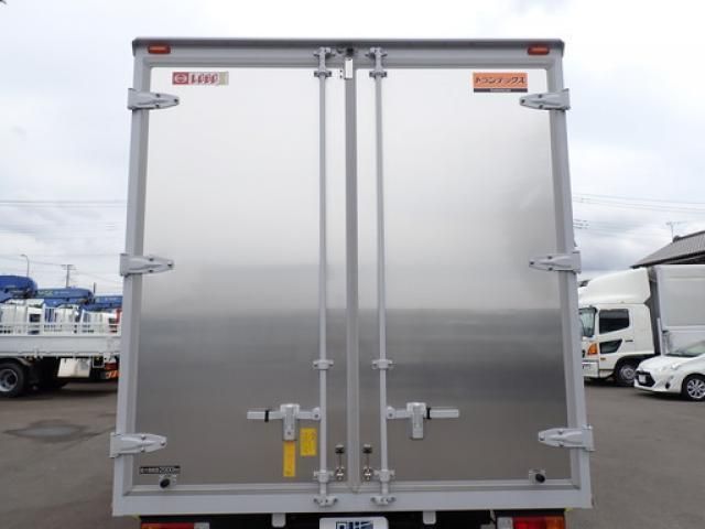 Hino DUTRO 2025-09 7383888-17