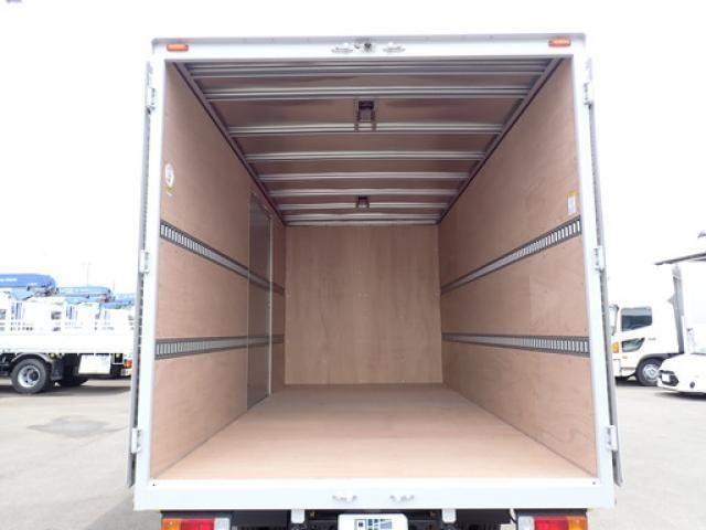 Hino DUTRO 2025-09 7383888-19