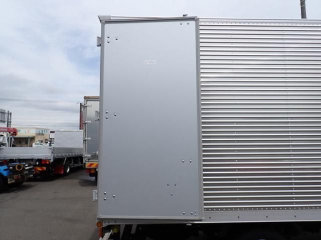 Hino DUTRO 2025-09 7383888-20