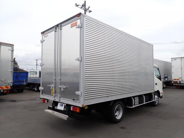 Hino DUTRO 2025-09 7383888-4