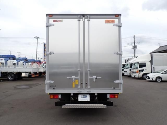 Hino DUTRO 2025-09 7383888-5