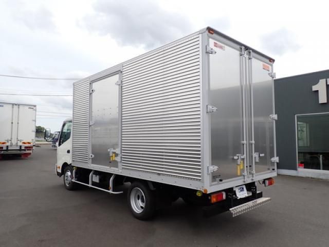 Hino DUTRO 2025-09 7383888-6