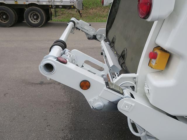 Hino DUTRO 2019-02 7383887-11