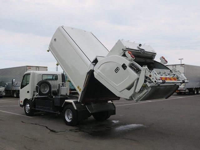 Hino DUTRO 2019-02 7383887-4
