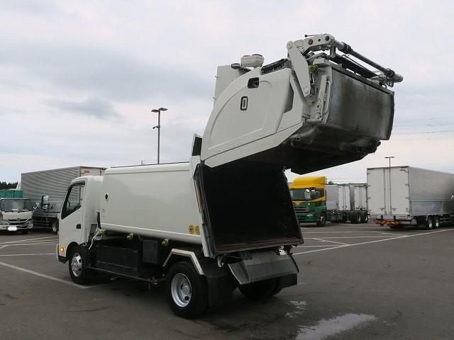 Hino DUTRO 2019-02 7383887-6