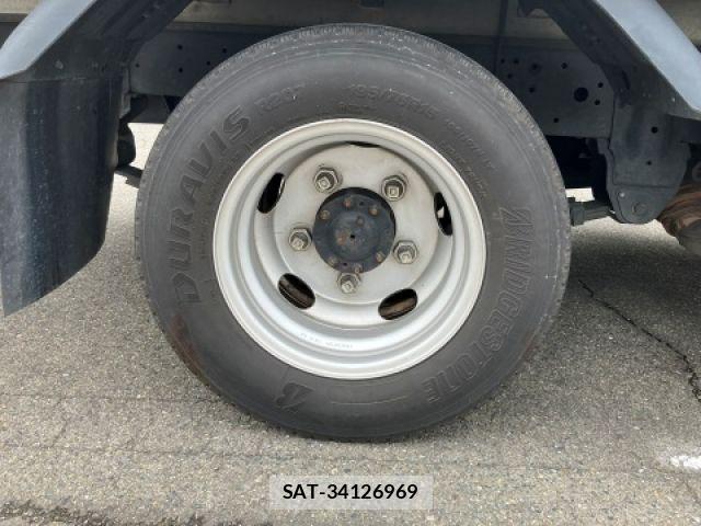 Hino DUTRO 2022-03 7391989-13