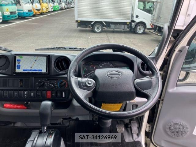 Hino DUTRO 2022-03 7391989-19