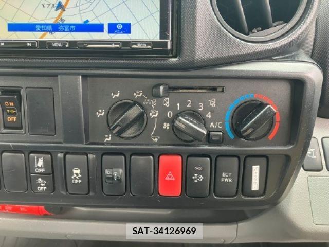 Hino DUTRO 2022-03 7391989-22