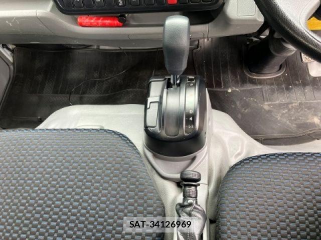 Hino DUTRO 2022-03 7391989-24