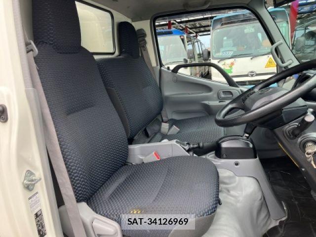 Hino DUTRO 2022-03 7391989-25