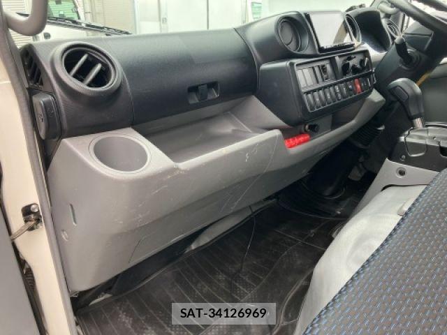 Hino DUTRO 2022-03 7391989-27