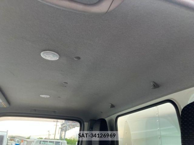 Hino DUTRO 2022-03 7391989-28