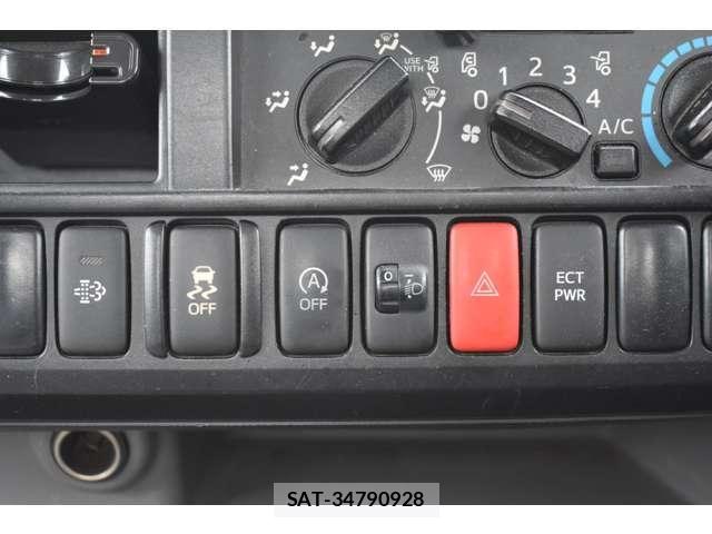 Hino DUTRO 2016-08 7454077-17