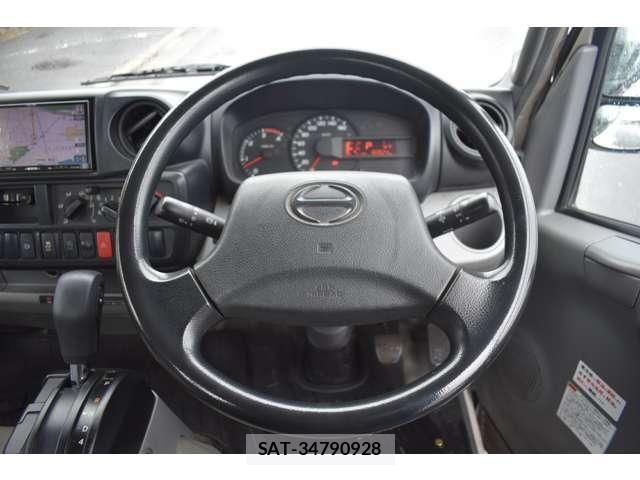Hino DUTRO 2016-08 7454077-3