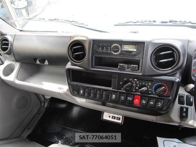 Hino DUTRO 2019-03 7454071-10